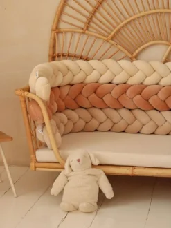 Velvet Palmikko reunasuoja pinnasänkyyn ja juniorisänkyyn - Cream
